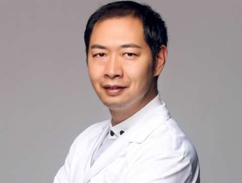 徐楠做双眼皮怎么样啦？擅长的项目有眼鼻部整形，自体脂肪移植
