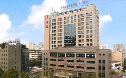 成都市中西医结合医院地包天矫正怎么样?魏焱|徐瑛|易潇潇医生技术水平